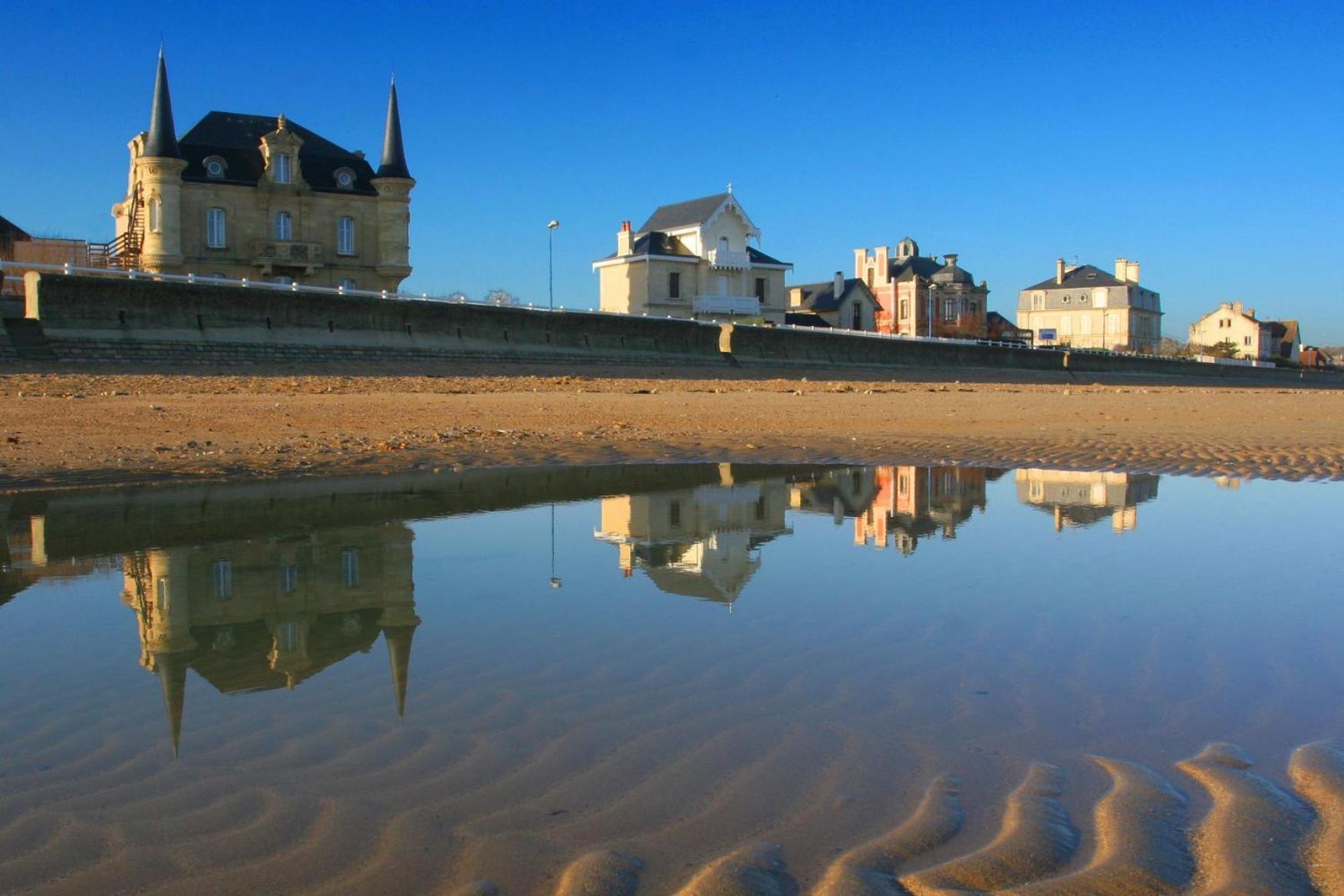 Freedom Grand Triplex Lumineux Decoration Contemporaine - Centre Historique Bayeux - Proche Commerces Restaurants - Proche Omaha Beachアパートメント エクステリア 写真